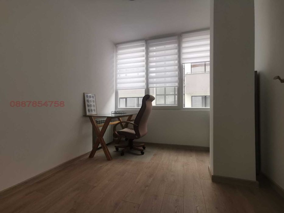 Дава се под наем Тристаен апартамент в Пловдив, Кършияка - 89 кв.м за 663 € - Снимка #7