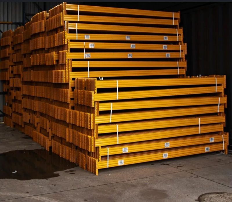 Rafturi metalice cu polițe