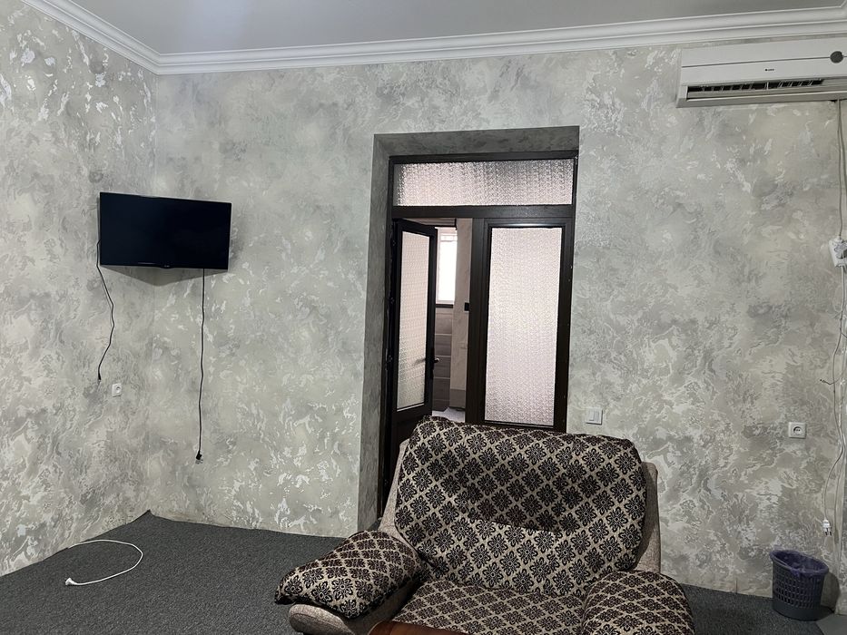 Сдаётся в аренду помещение в центре города можно под офис и жильё.