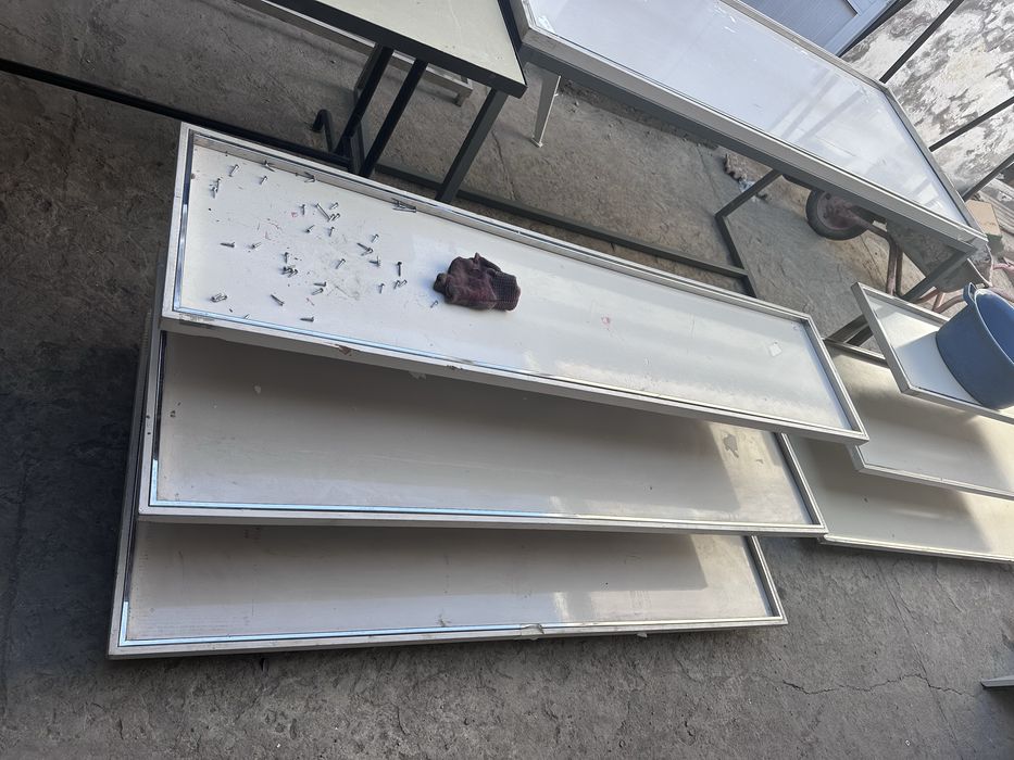 Стол и стеллаж для обуви