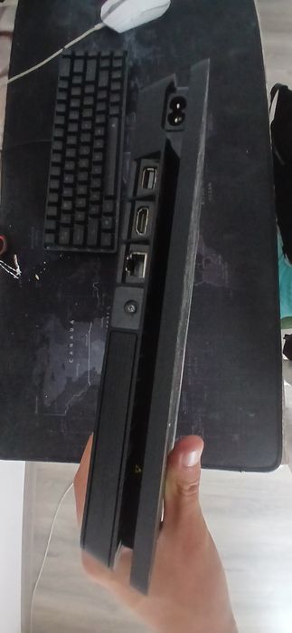 Vand PS4 Slim detali i atat in descriere cat si privat