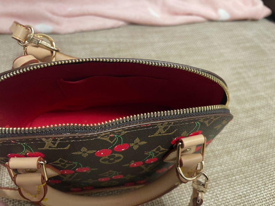 Geanta model Louis Vuitton
