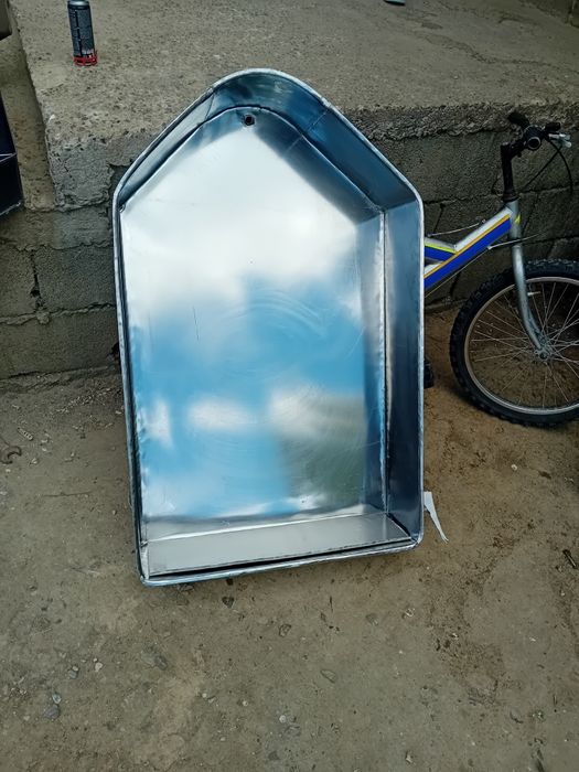 Crinta  petru detalii latelefon