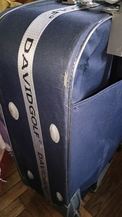 Чемодан двухколёсный 75 см на запчасти. Чит.описание