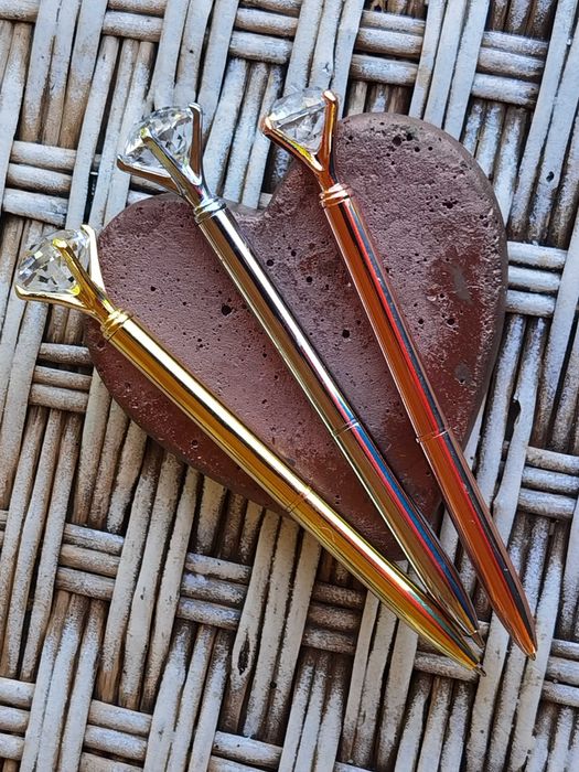 Pix metalic argintiu auriu cromat piatra cristal diamant fals