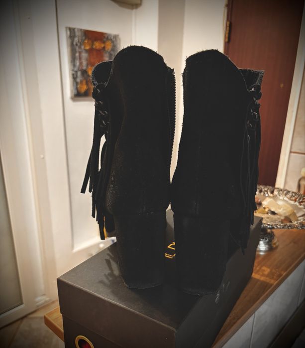 Botine din piele naturala cu toc si franjuri