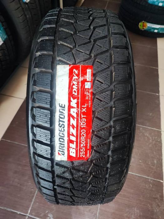 255/50R20 Bridgestone DM-V2