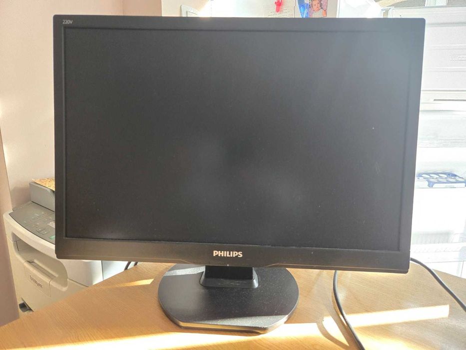 Монитор Philips 22” – работещ