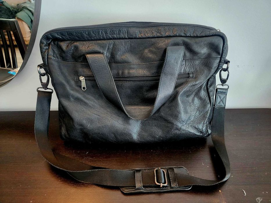 Продавам кожена чанта StiLL естествена кожа.