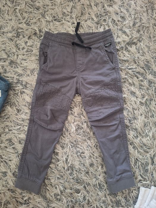 Pantaloni Zara si H&m