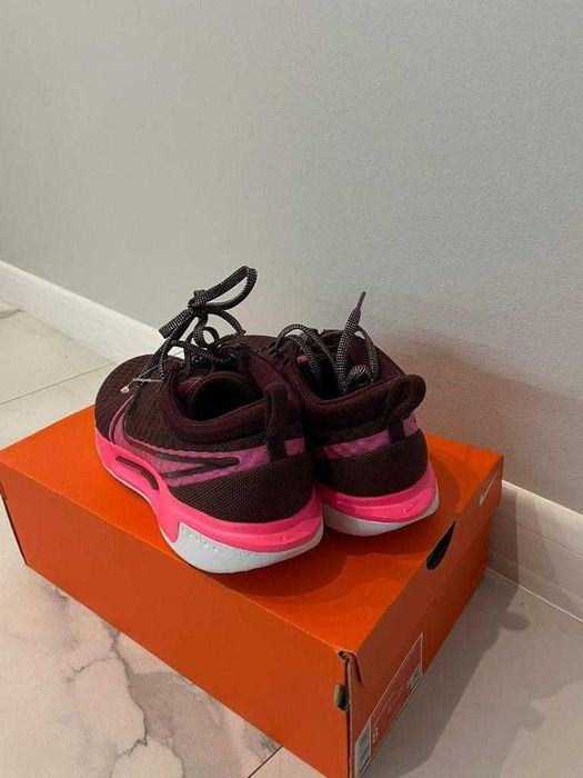 женские кроссовки Nike