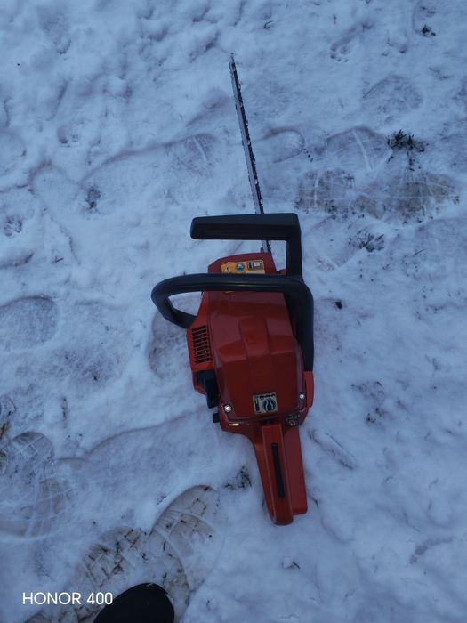 Husqvarna 136 perfect funcționala