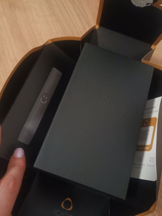 Dispozitiv IQOS Iluma i x SELETTI