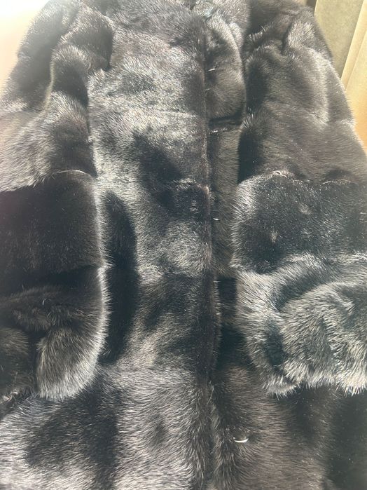 Продам шубу норковую