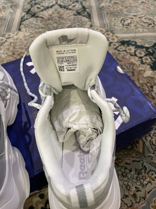 Продам кроссовки