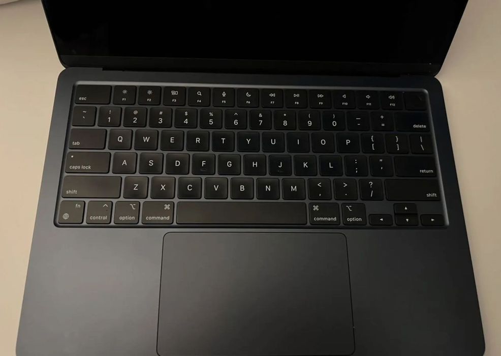 MacBook Air M2 СРОЧНО