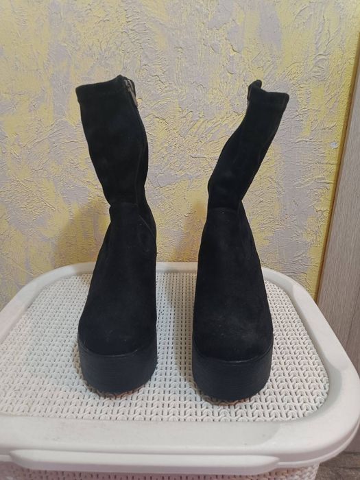 Боти на платформа 37 номер