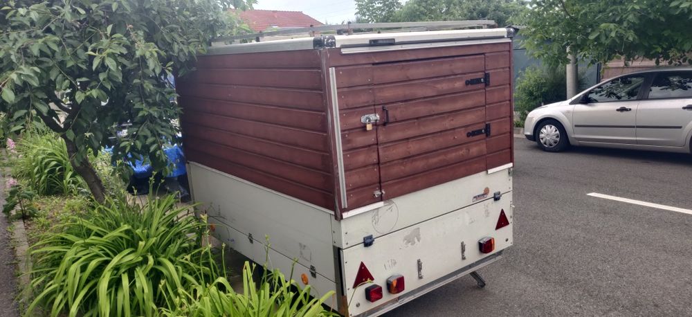 Remorci ușoare de vânzare