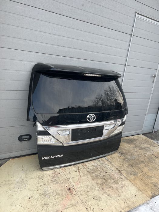 Крышка багажника Toyota vellfire alphard
