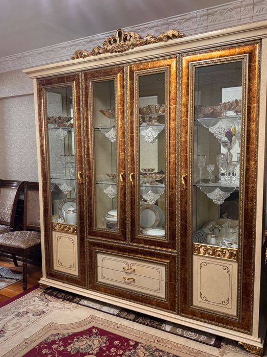 Мебель ( спальня, зал). Шикарная мебель (производство Китай)
