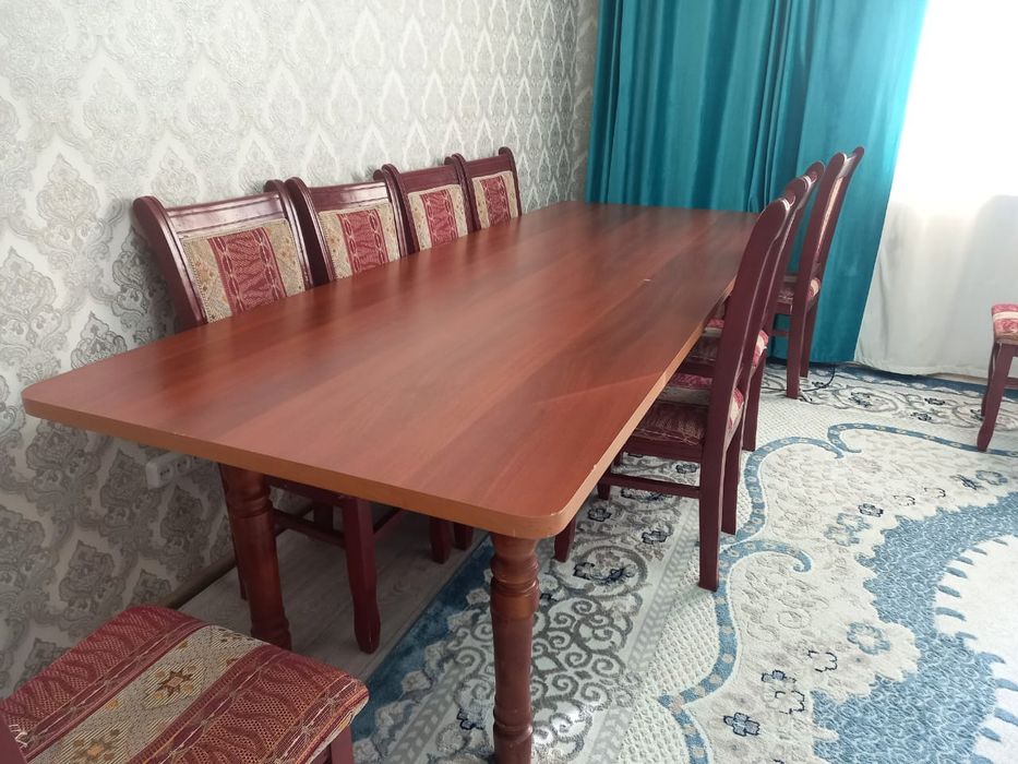 Продам гостиный стол