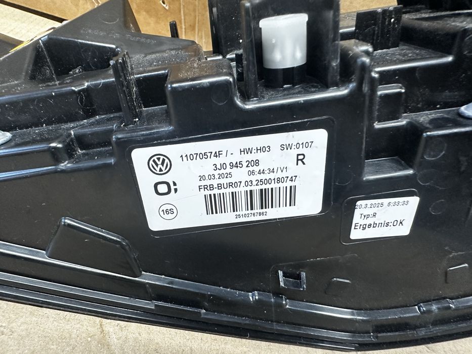 Stop dreapta full led vw passat b9.cod:3j0945208.