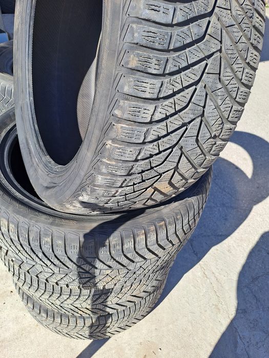 Гуми 295 40 21 продава