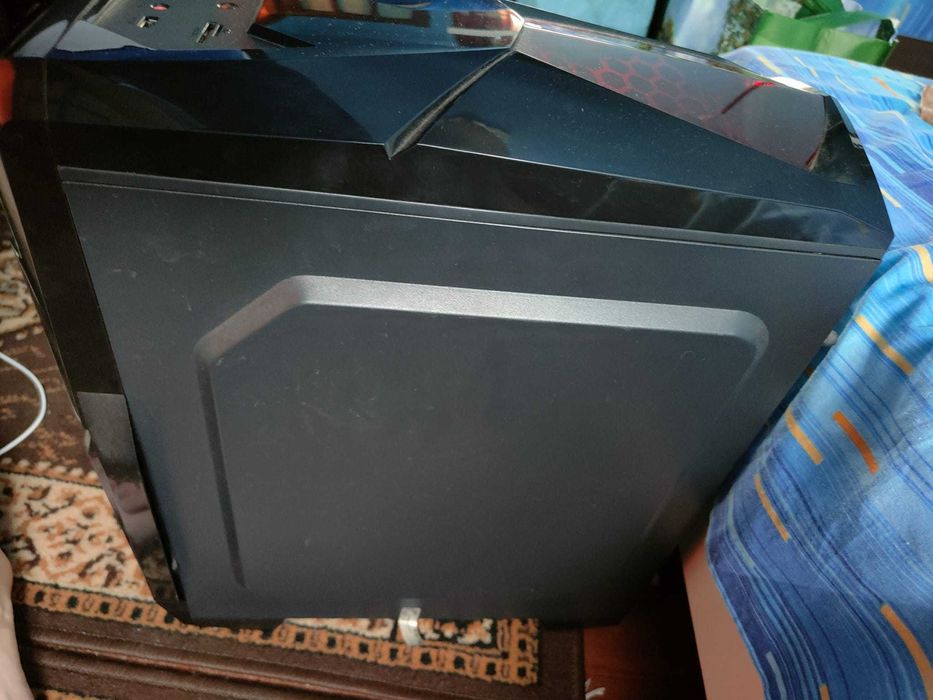 Vând unitate centrală + monitor