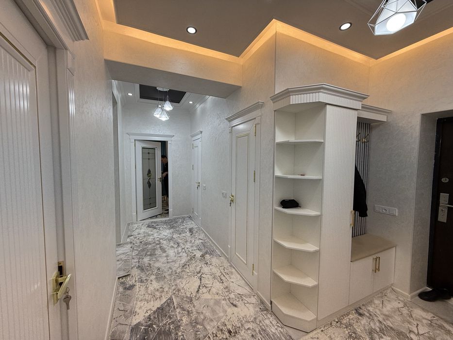 Продаётся 4-комнатная квартира