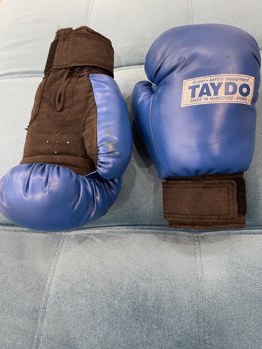 Боксерские перчатки