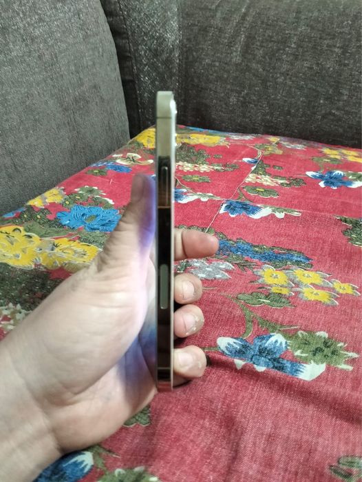 Iphone 12 pro в хорошем сотояний