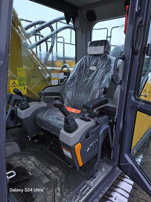 Excavator pe senile nou XCMG XE220E, Polonia, 22t, cupa 1mc STOC, 2025