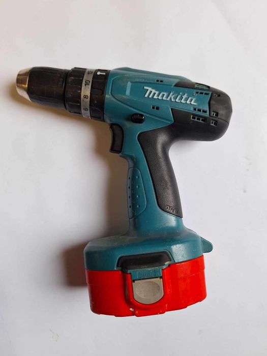 Винтоверт Makita 8391D/18V с батерия 1.3Ah и куфар