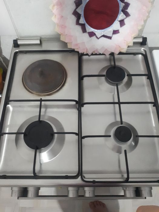 Продам Газ-плиту