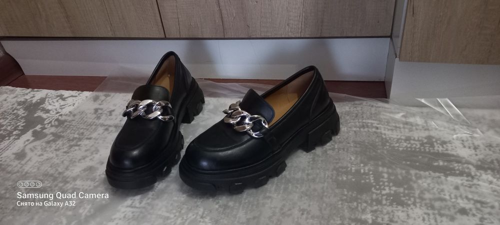 Лоферы с цепочкой
