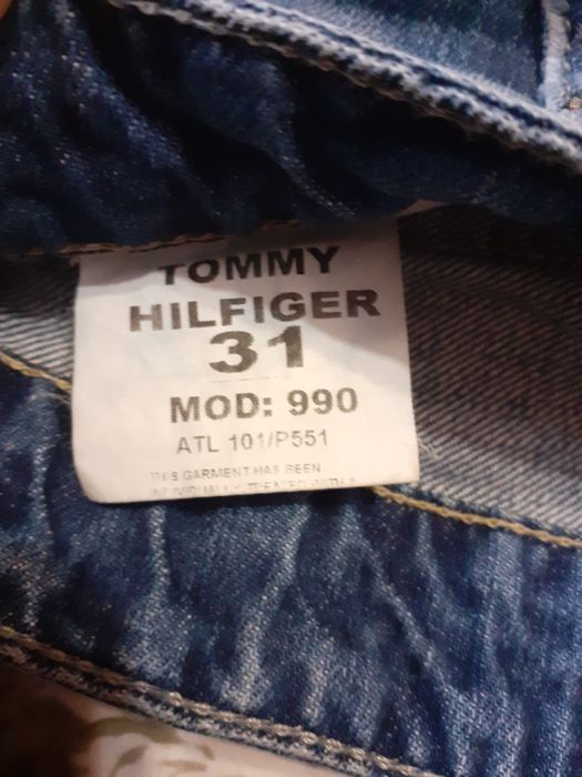 Vand lot 3 perechi de blugi Armani și Tommy