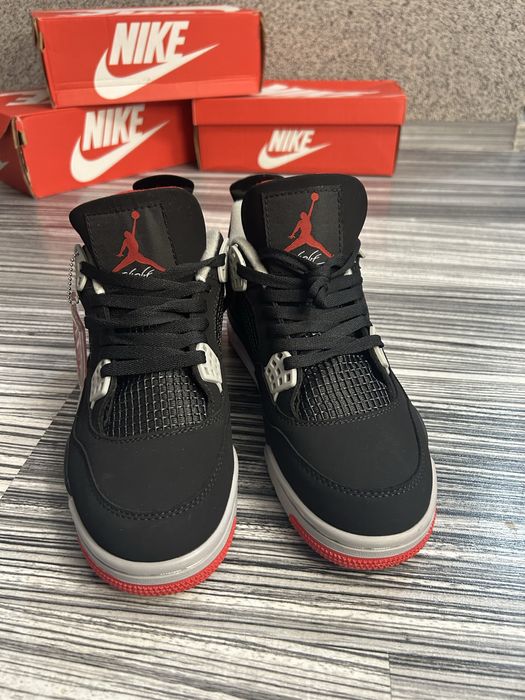 Air Jordan  Retro 4 Bred marimea 41