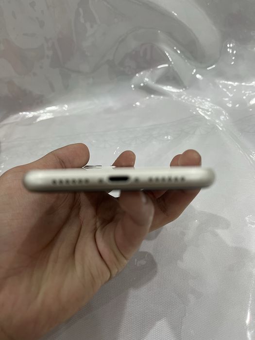 Продам айфон 11 срочна