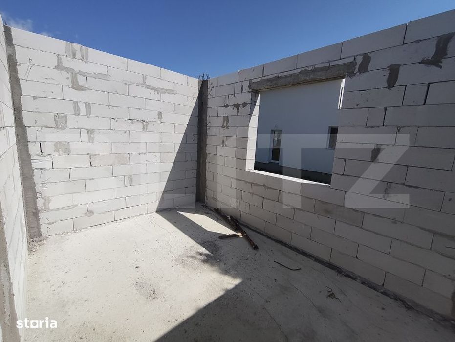 Casa de vanzare, la rosu, 3 camere, 90 mp, in Les