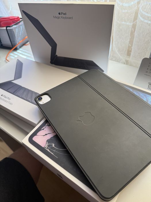Ipad pro 11’ 1st gen с magic keyboard и type folio