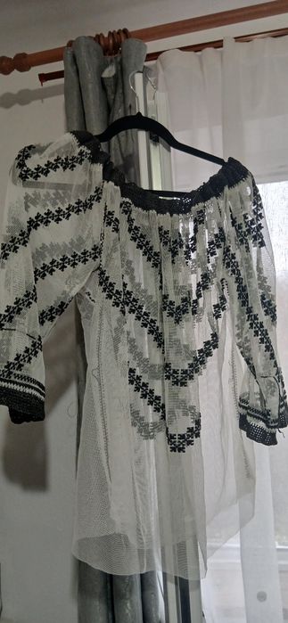 Ie tradițională in stare foarte bună