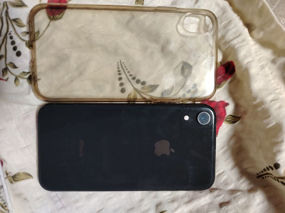 Vând Iphone XR – stare foarte bună, funcțional 100%”