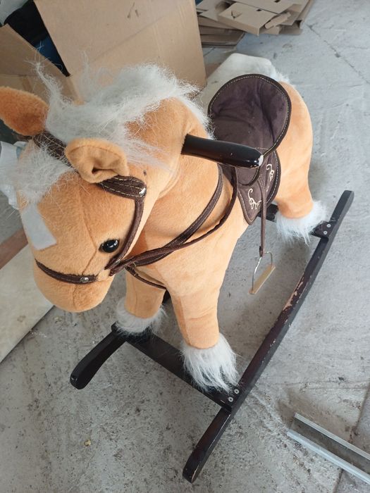 Продам лошадку качалку