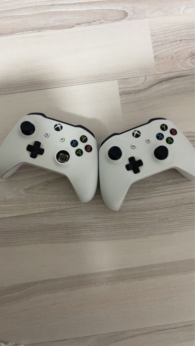 Vând Xbox One S, 600 lei