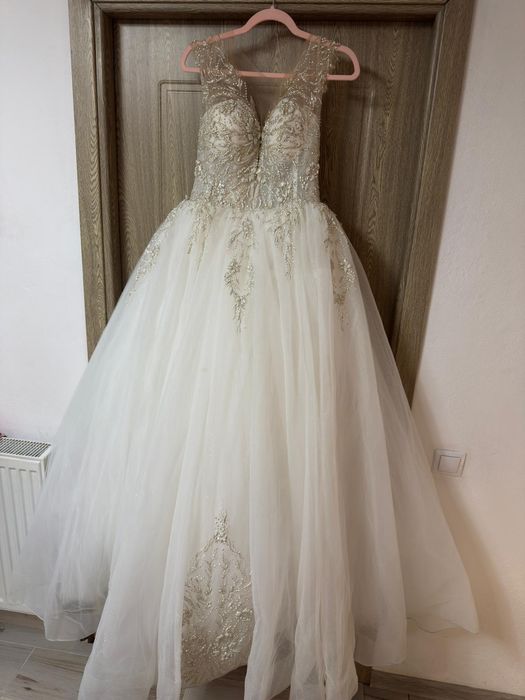 Vand rochie de mireasa