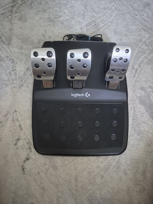 Volan cu pedale si schimbător Logitech G29 CA NOU