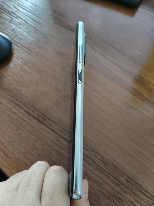 Продам Poco f3 8/256