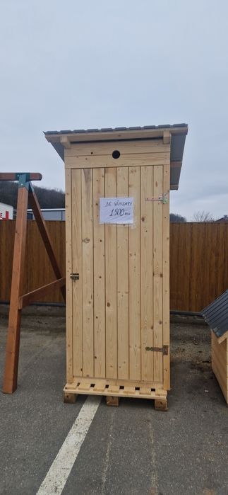 Toaleta din lemn