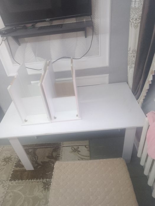 Стол  табуретка Б/у