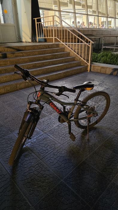 Продам велосипед Giant (колеса 24")